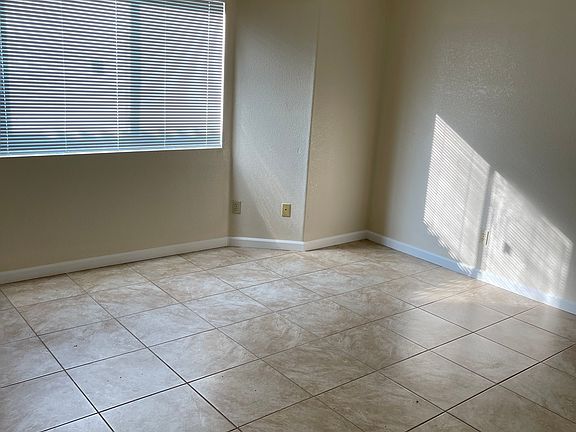 5th image of 924 Kyner Ave