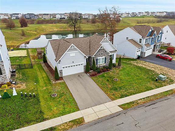 3rd image of 47 Equestrian Dr