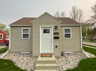 1502 7th Ave N, Grand Forks, ND 58203