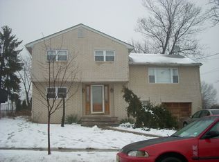 2 Healy Pl, Carteret, NJ 07008