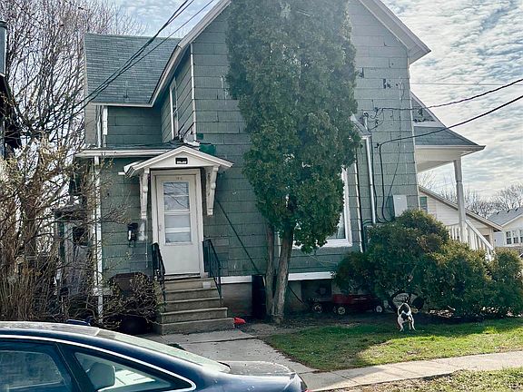 2nd image of 1016 S Main St