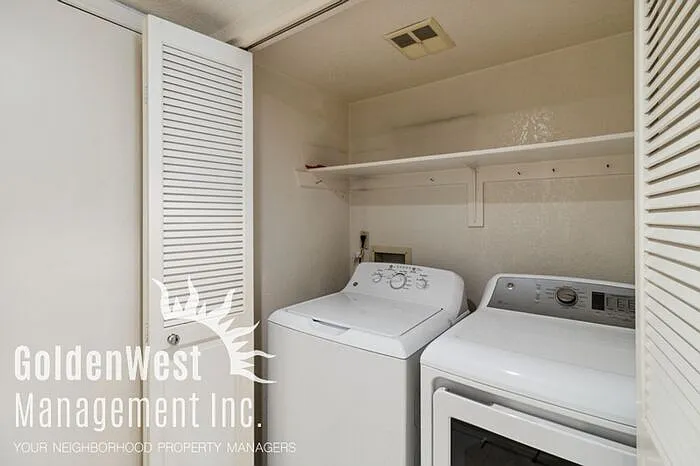 2441 E Rancho Dr — Photo 22