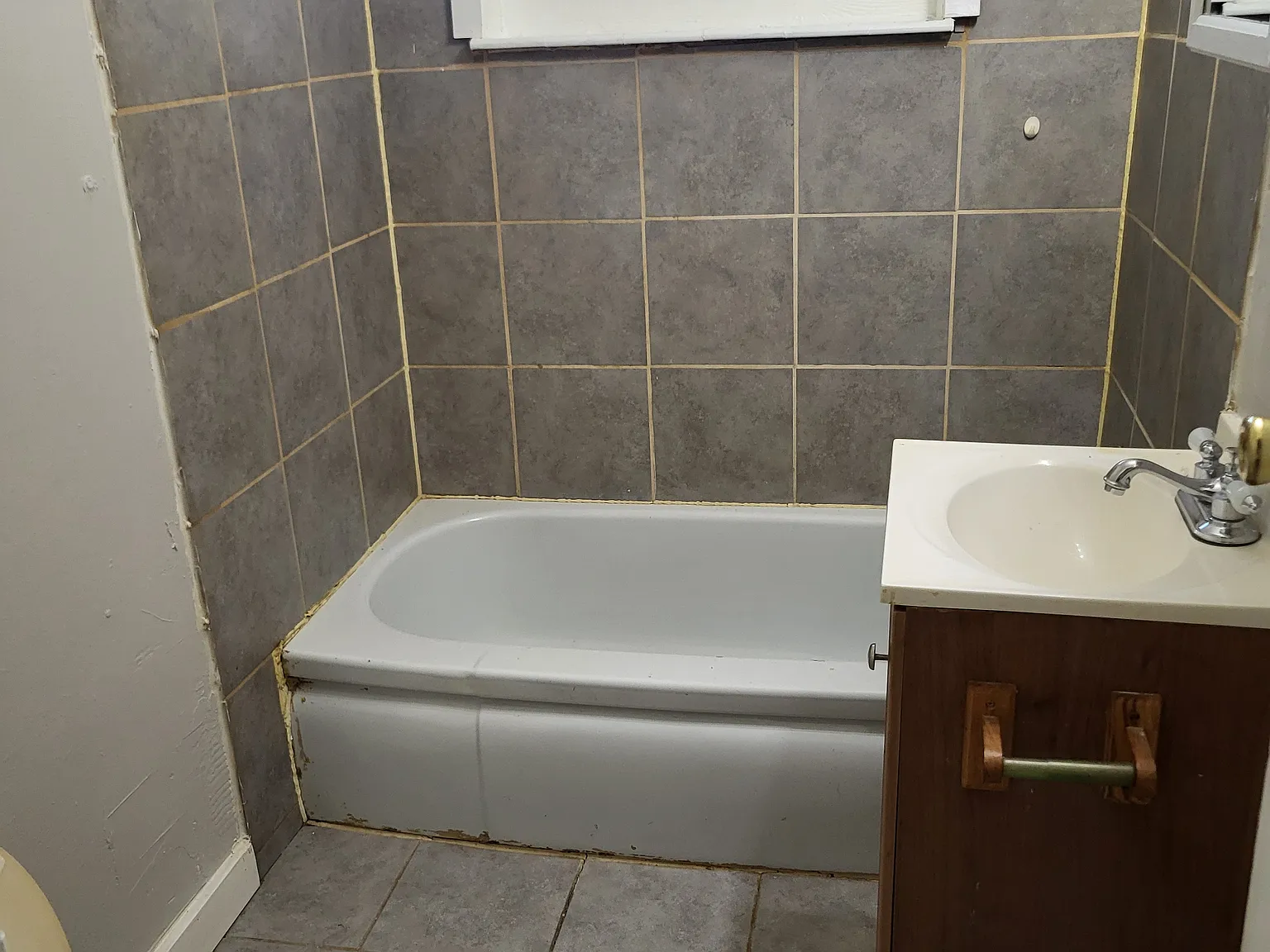 1409 Clinton St — Photo 4