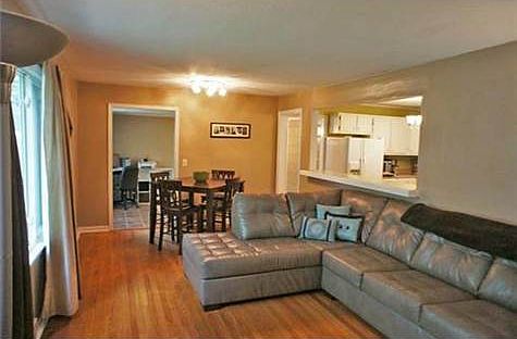 3rd image of 8831 Hemlock Dr