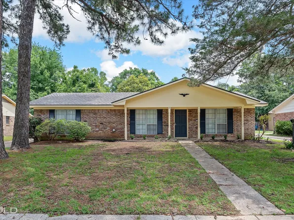 8853 Bayonne Dr, Shreveport, LA 71118