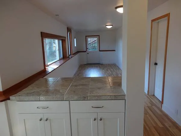 2 bed, 1100 sqft, $2,300 — Photo 4