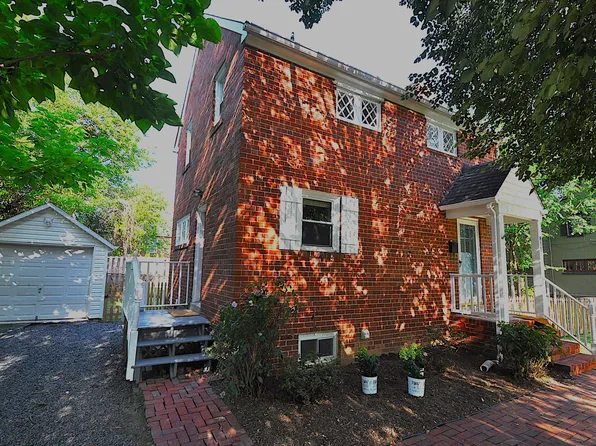 835 N Buchanan St, Arlington, VA 22203