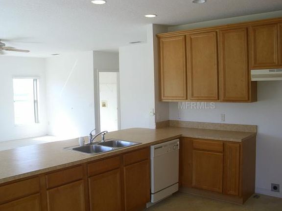 3rd image of 663 Hudson Valley Dr