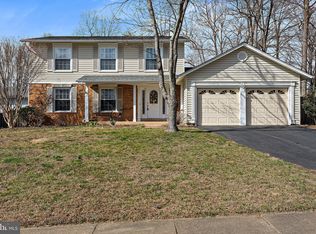 8932 Applecross Ln, Springfield, VA 22153