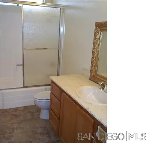 930 Ebony Ave #B — Photo 6