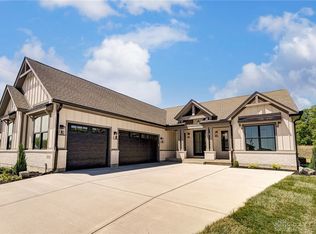 9345 Rochelle Ln, Centerville, OH 45458