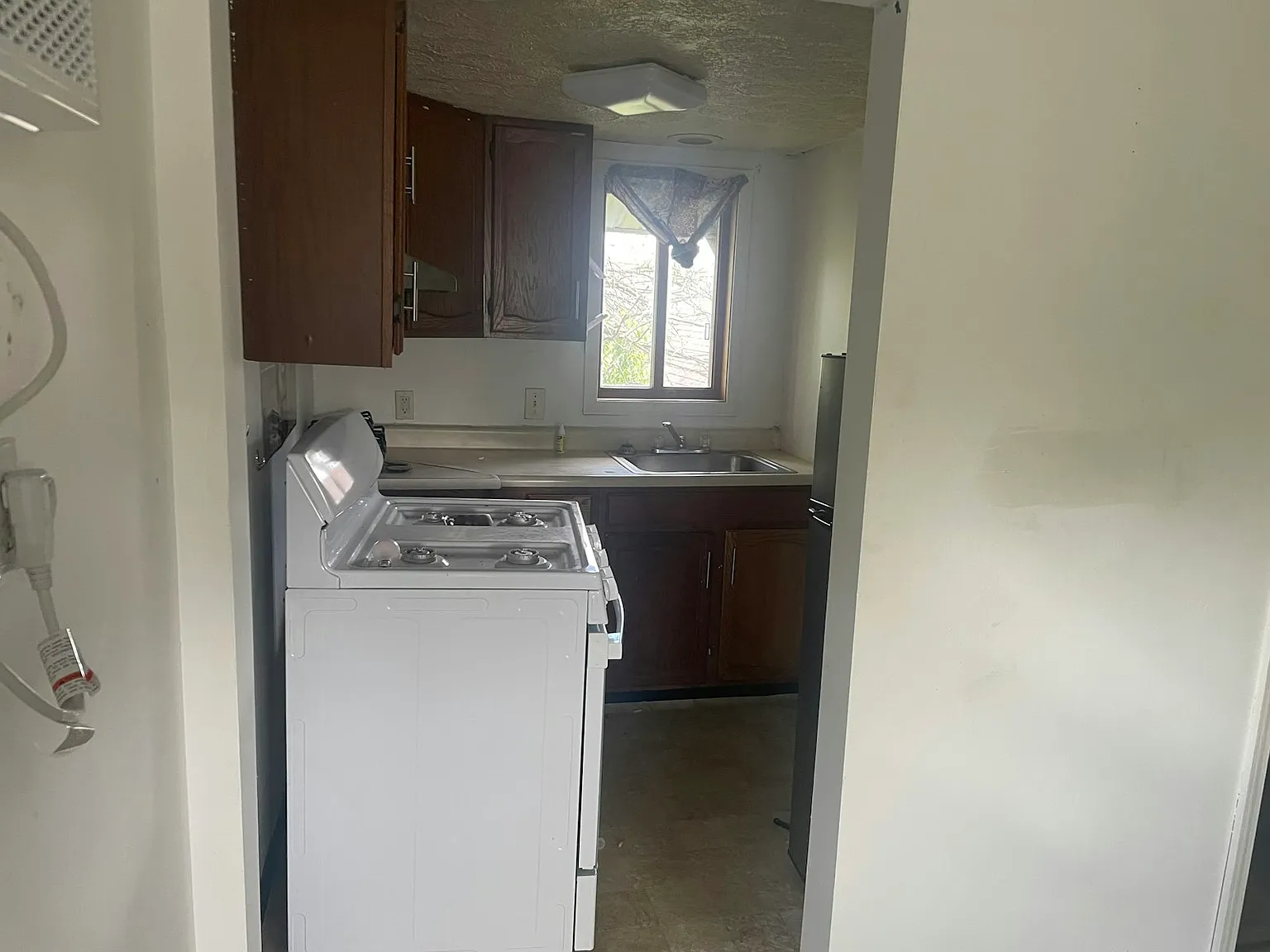124 Russell Avenue, Unit 3 — Photo 1