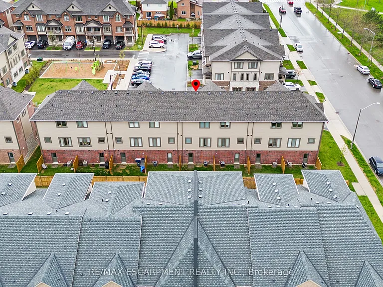 19 Picardy Dr #4 — Photo 32