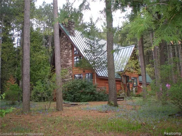 13317 Washburn Rd, Otter Lake, MI 48464