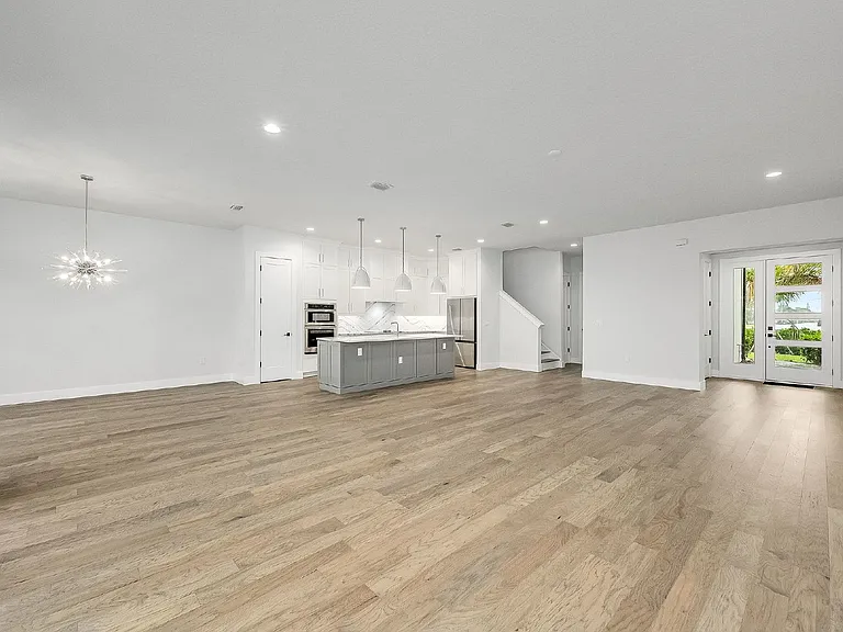 111 Watson Dr — Photo 14