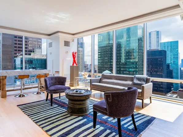 641 5th Ave #33D, New York, NY 10022