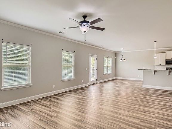 5th image of 309 Dandie Ln
