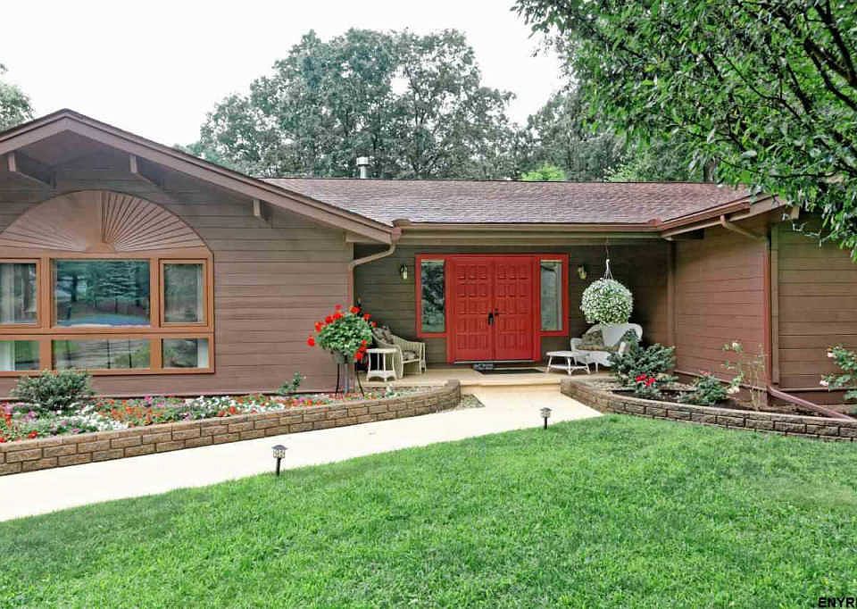 1st image of 6 Briarhurst Dr