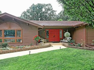 6 Briarhurst Dr, Gansevoort, NY 12831