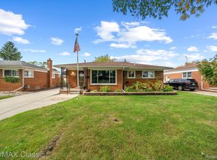 1908 Grange Rd, Trenton, MI 48183