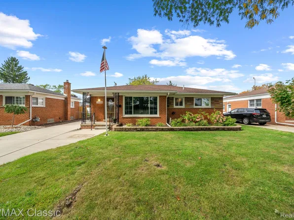 1908 Grange Rd, Trenton, MI 48183