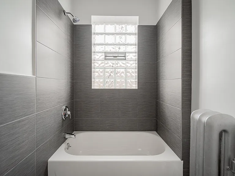 Bathroom 5162-2B