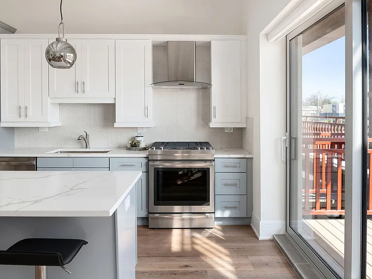 6700 North Ave — Photo 25