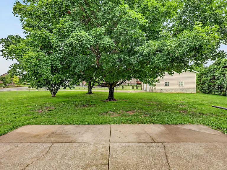 1015 Brinkley Rd — Photo 40