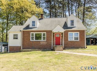 121 Lakeside Dr, Colonial Heights, VA 23834