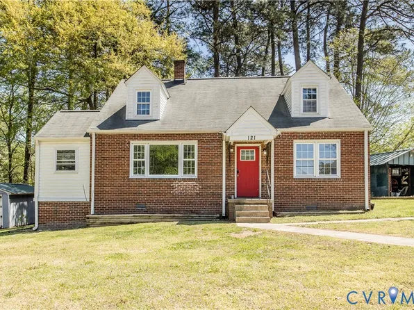 121 Lakeside Dr, Colonial Heights, VA 23834