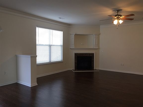 4th image of 245 Donatella Dr