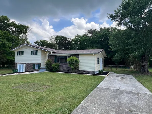 86 Rosewood Dr, Trenton, GA 30752