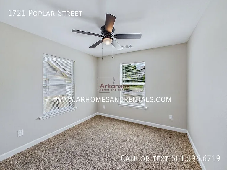 1721 N Poplar St — Photo 10