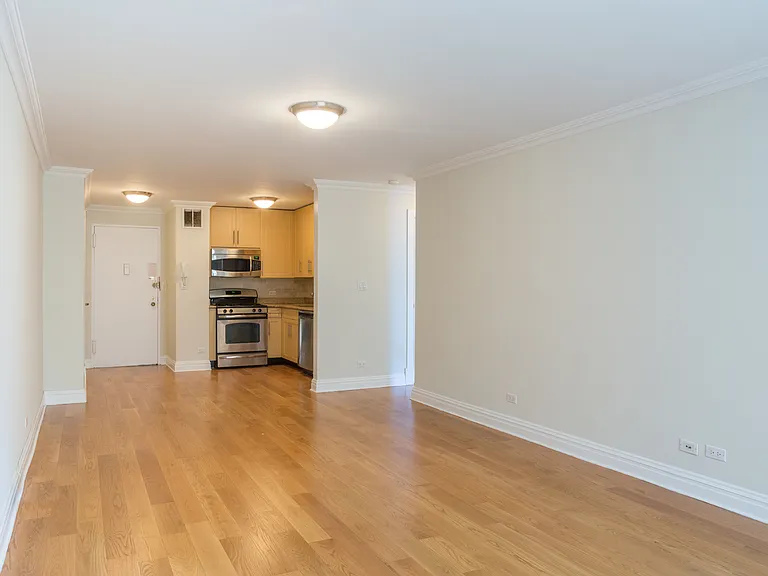 210 W 89th St #5A — Photo 4