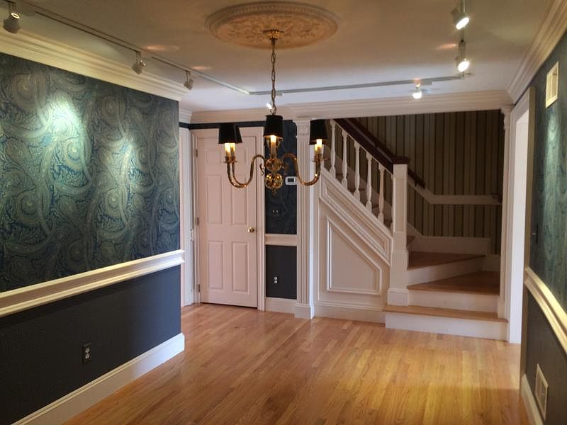 1st image of 32 Fairway Cir