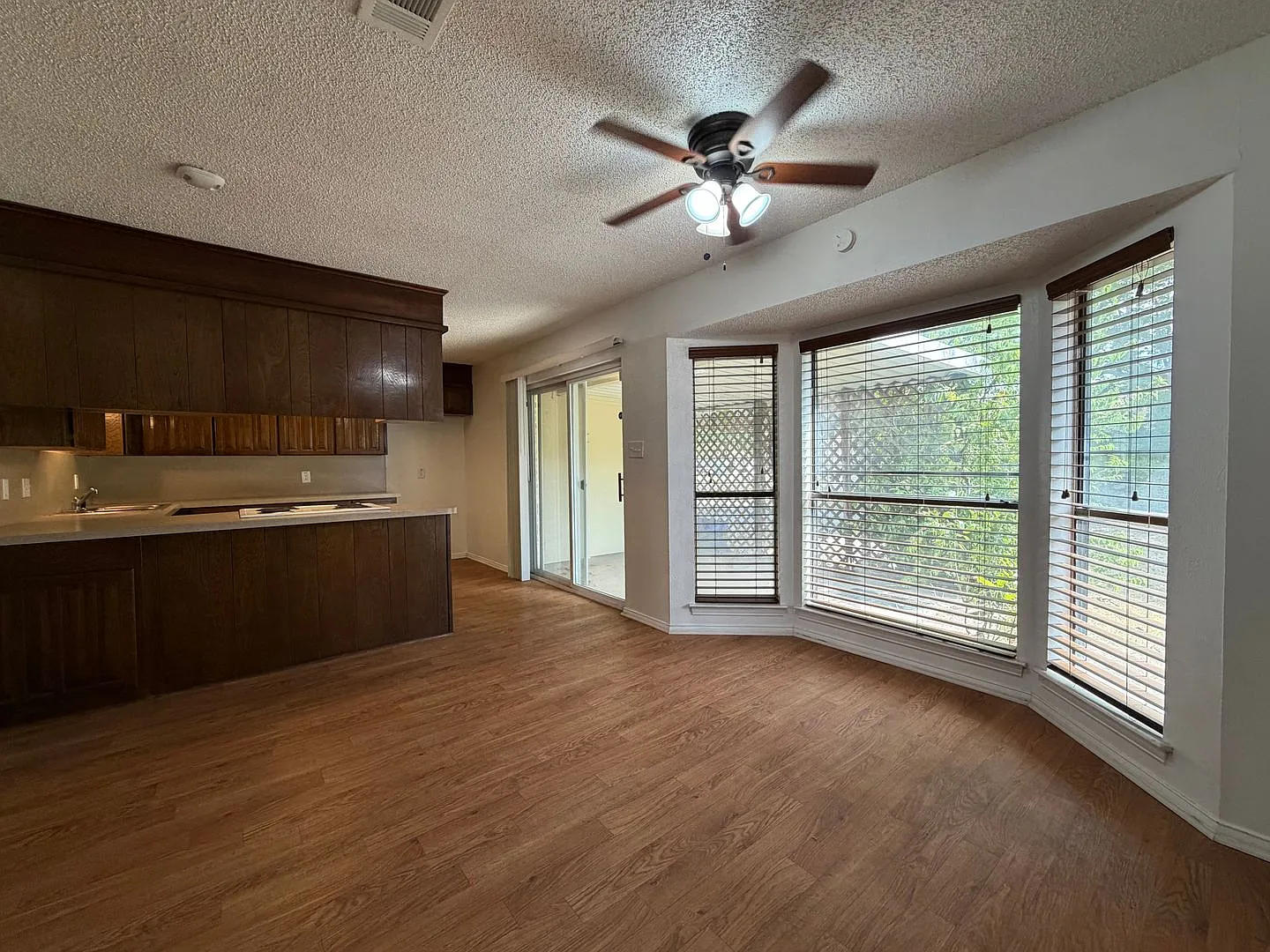 Available Now 2 Bedroom 1.5 Bath Duplex In Benbrook — Photo 3