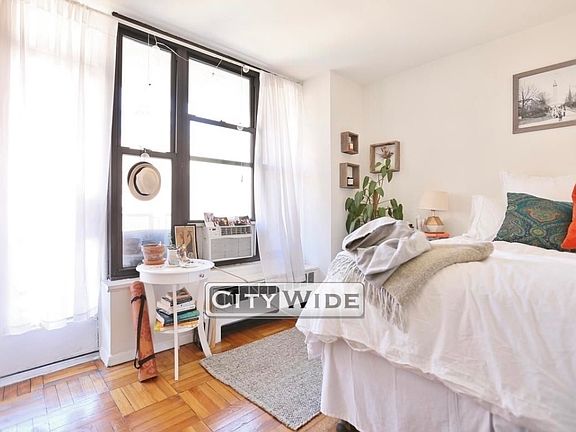 2nd image of 165 E 35th St #8N