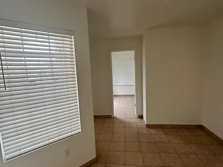 7512 E Navarro Ave — Photo 15