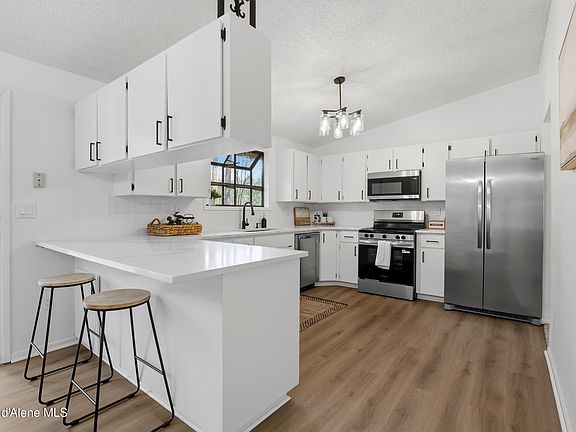4th image of 200 S Cottonwood Ct