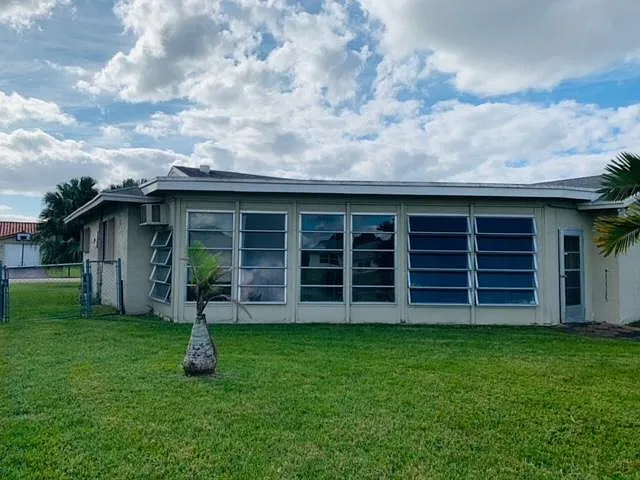 7402 NW 94th Ave — Photo 5