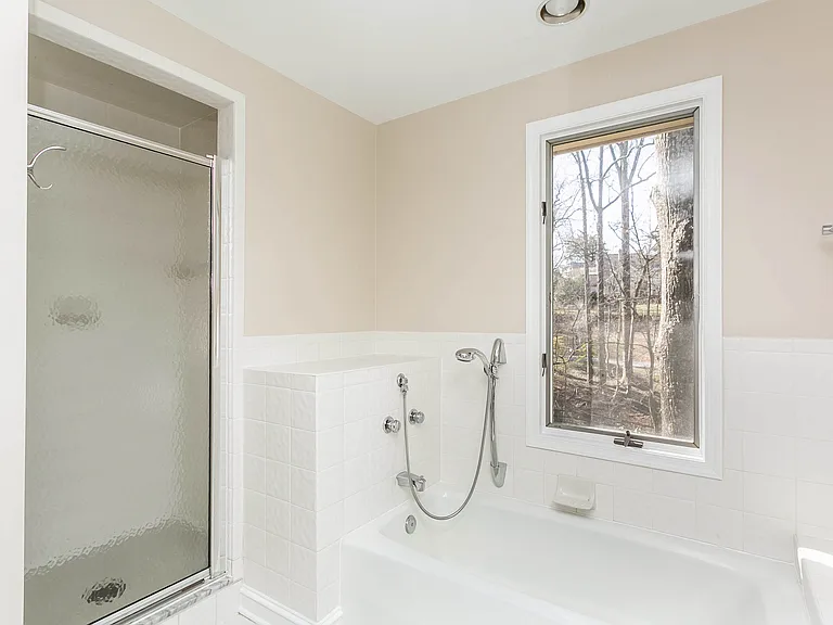 1103 Rolandvue Rd — Photo 9