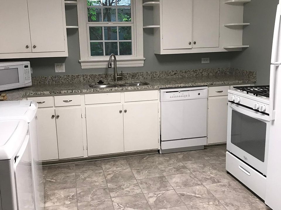 2nd image of 905 Chevis St