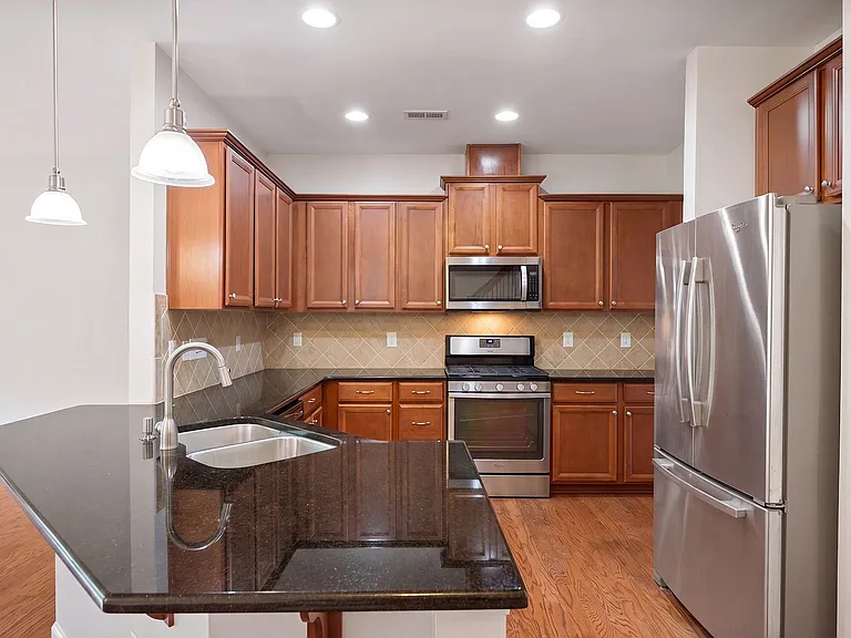 72 Argonaut Dr — Photo 10
