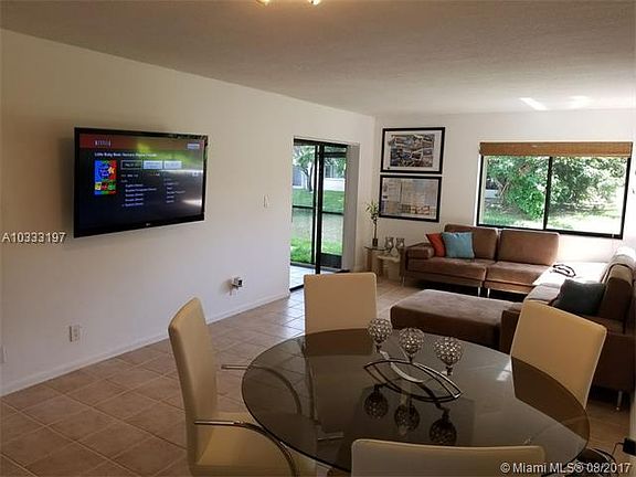 3rd image of 151 Lakeview Dr APT 102