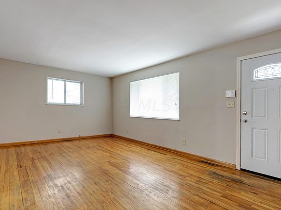 3rd image of 3449 Bolton Ave