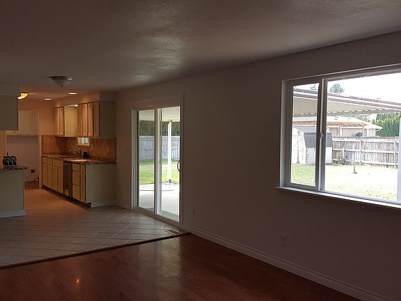 5th image of 206 S Roosevelt St