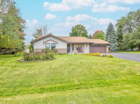983 Portsmouth Dr, Rockford, IL 61102