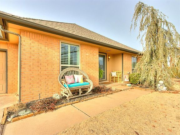 3rd image of 4221 Cherry Hill Ln