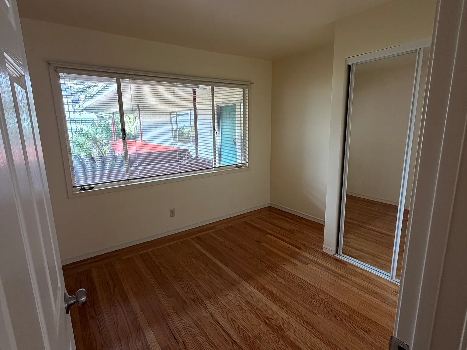 2 bed, 740 sqft, $3,099 — Photo 3