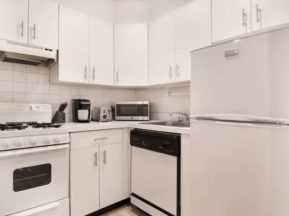 150 West 58th Street image 4 of 10